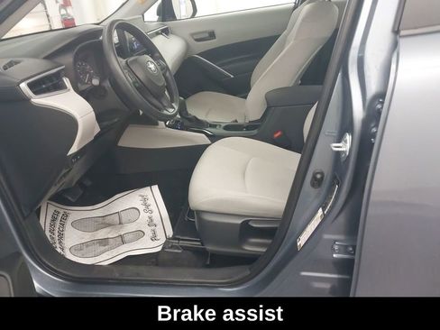 Used 2023 Toyota Corolla Cross L image 6