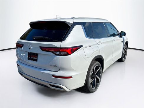 New 2025 Mitsubishi Outlander SEL image 7