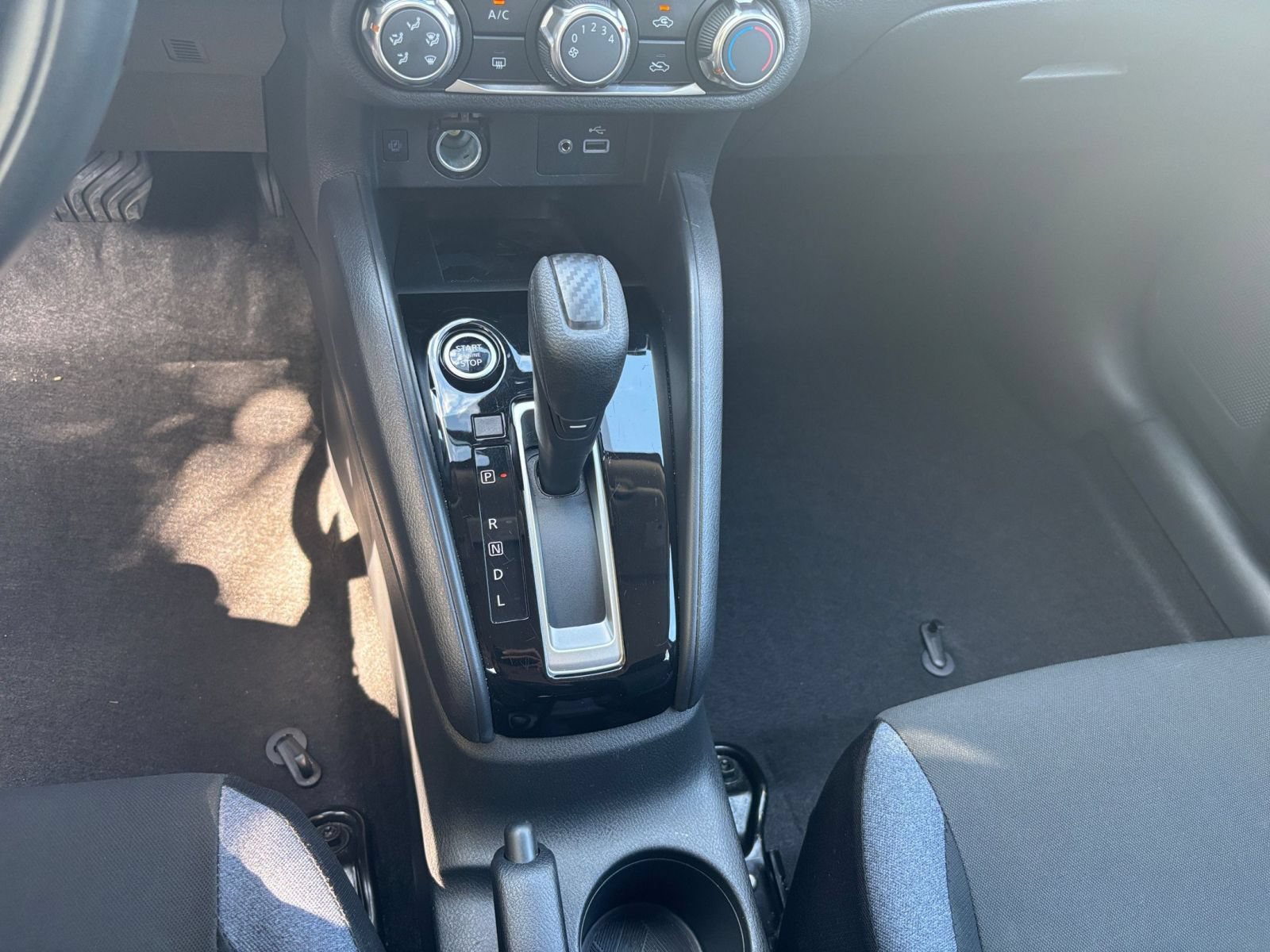 Used 2025 Nissan Versa SV FWD image 38
