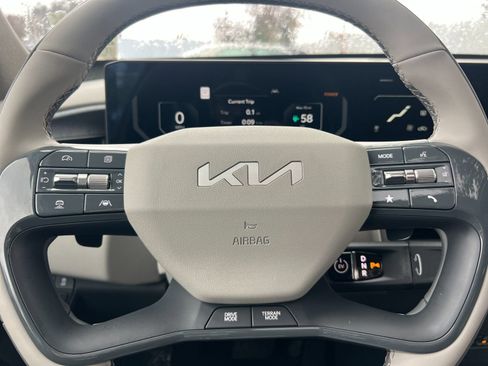 New 2026 Kia EV9 Wind image 25
