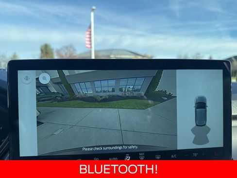 Certified 2025 Ford Escape SE image 4