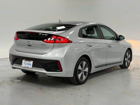 Used 2019 Hyundai Ioniq Plug-In Hybrid image 4
