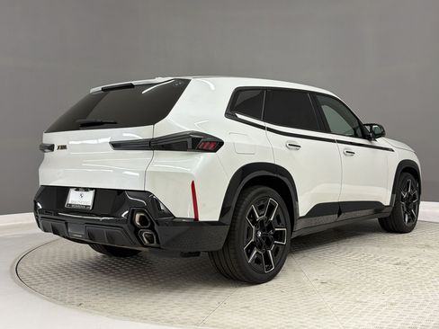 Certified 2023 BMW XM AWD/4WD image 9