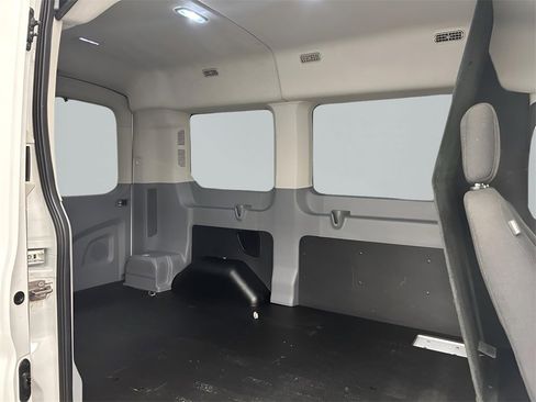 Used 2016 Ford Transit 150 XLT image 10