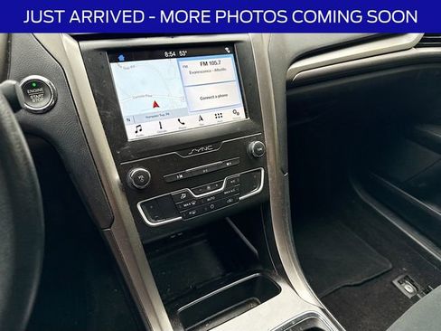 Used 2019 Ford Fusion SE FWD image 14