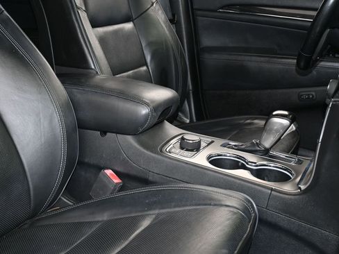 Used 2020 Jeep Grand Cherokee Overland image 48