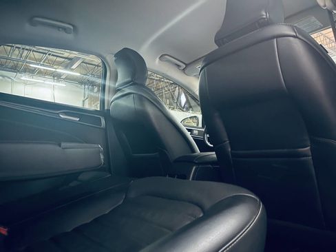 Used 2018 Ford Fusion SE w/ Fusion SE Technology Package FWD image 21