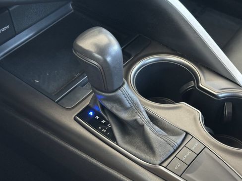 Used 2024 Toyota Camry SE FWD image 18