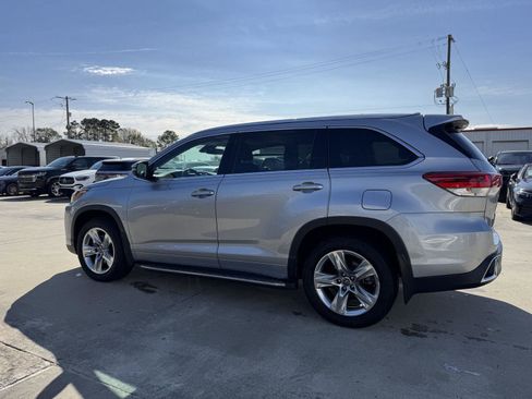 Used 2017 Toyota Highlander Limited image 16