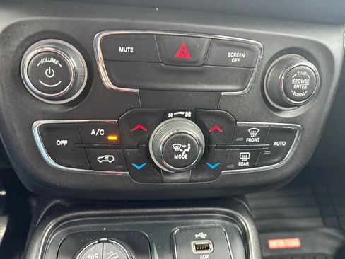 Used 2017 Jeep Compass Trailhawk w/ Leather Interior Group AWD/4WD image 57