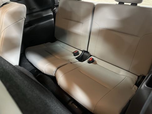 Used 2024 Mitsubishi Outlander SEL image 12