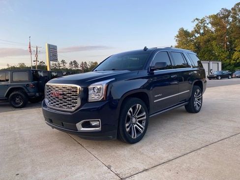 Used 2018 GMC Yukon Denali w/ Denali Ultimate Package AWD/4WD image 2