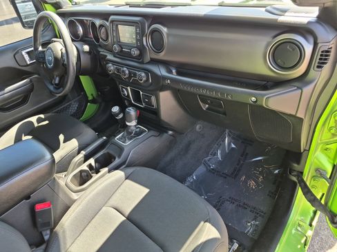 Used 2018 Jeep Wrangler Unlimited Sport AWD/4WD image 26