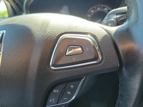Used 2019 Lincoln MKC Reserve FWD image 20