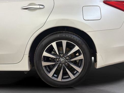 Used 2016 Nissan Altima 2.5 SV w/ Convenience Package image 36