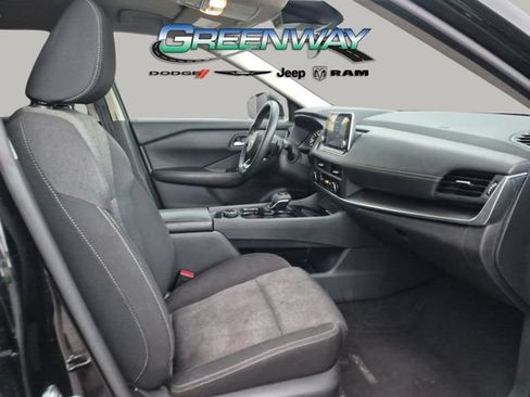 Used 2024 Nissan Rogue SV AWD/4WD image 8