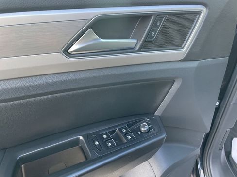 Used 2019 Volkswagen Atlas SE w/ Towing Package image 18