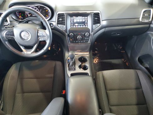 Used 2018 Jeep Grand Cherokee Laredo RWD image 11