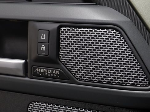 Used 2022 Land Rover Defender 110 X image 7