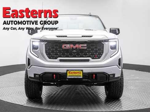 Used 2024 GMC Sierra 1500 AT4 w/ Technology Package AWD/4WD image 2