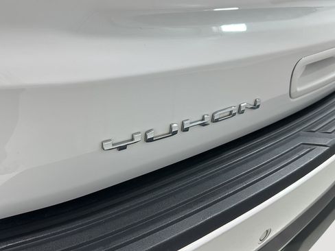 Used 2025 GMC Yukon AT4 w/ AT4 Premium Plus Package AWD/4WD image 30
