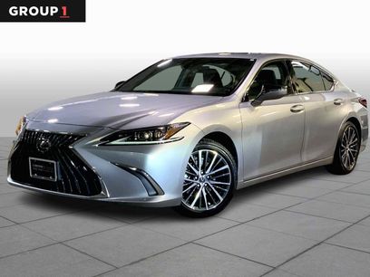 Used 2025 Lexus ES 350 w/ Premium Package