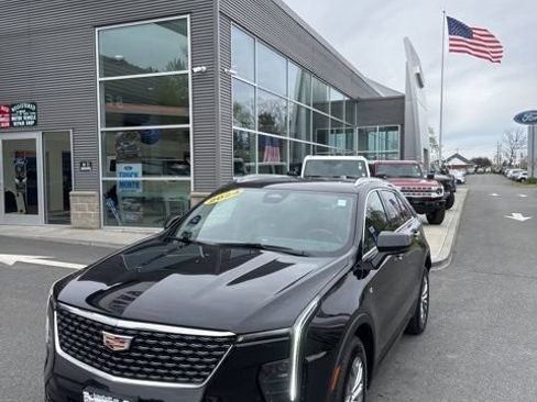 Used 2024 Cadillac XT4 Premium Luxury AWD/4WD image 1