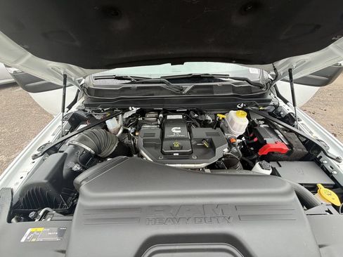Used 2024 RAM 5500 SLT w/ Quick Order Package 2YG SLT AWD/4WD image 23