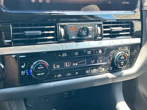 New 2026 Nissan Pathfinder Platinum AWD/4WD image 33