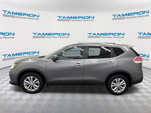 Used 2016 Nissan Rogue SV FWD image 2