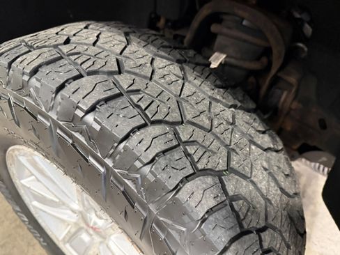 Used 2015 GMC Sierra 1500 SLE w/ SLE Value Package image 4