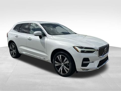 Used 2023 Volvo XC60 B5 Plus image 7