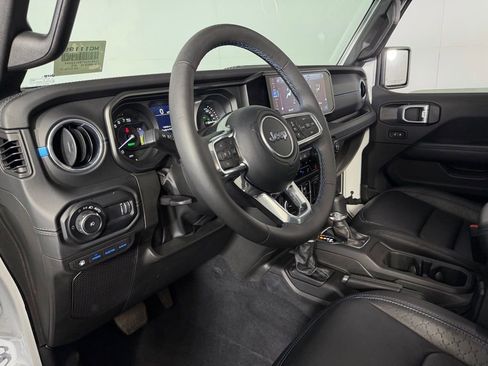 Used 2024 Jeep Wrangler High Altitude AWD/4WD image 22