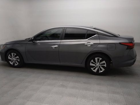 Used 2025 Nissan Altima 2.5 S FWD image 3