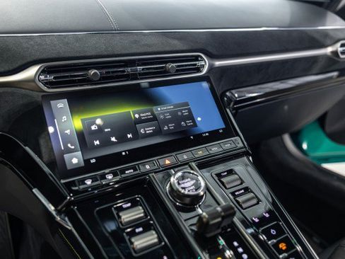 Used 2025 Aston Martin V8 Vantage Coupe RWD image 40