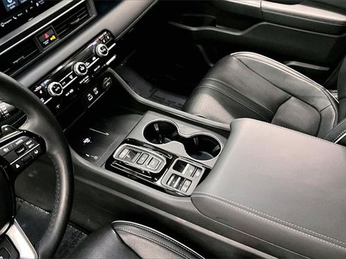 Used 2023 Honda Pilot Elite image 14