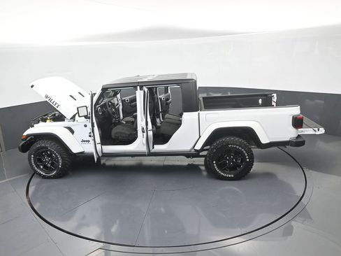 Used 2024 Jeep Gladiator Sport image 70