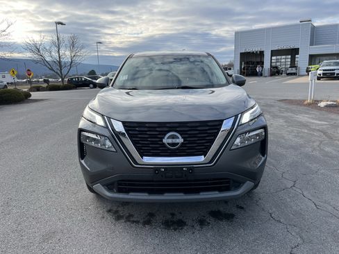 Used 2023 Nissan Rogue SV image 9