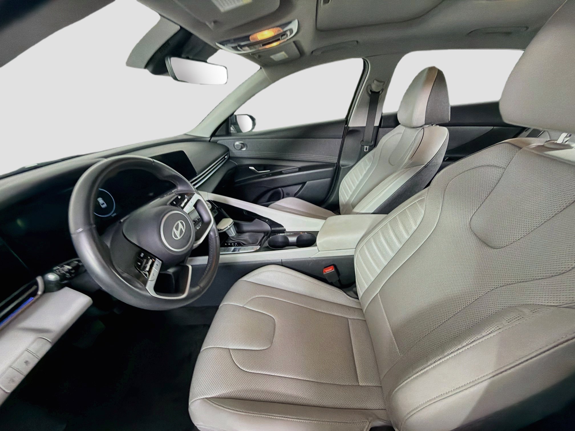 Used 2025 Hyundai Elantra Limited FWD image 13