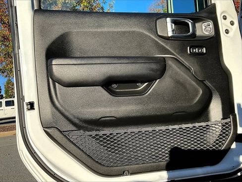 Certified 2022 Jeep Gladiator Sport image 24