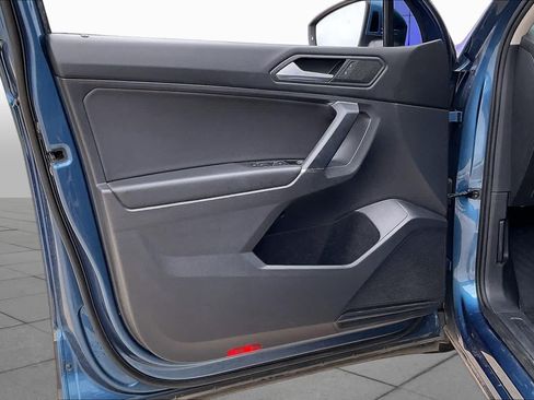 Used 2020 Volkswagen Tiguan SE w/ Panoramic Sunroof Package AWD/4WD image 22