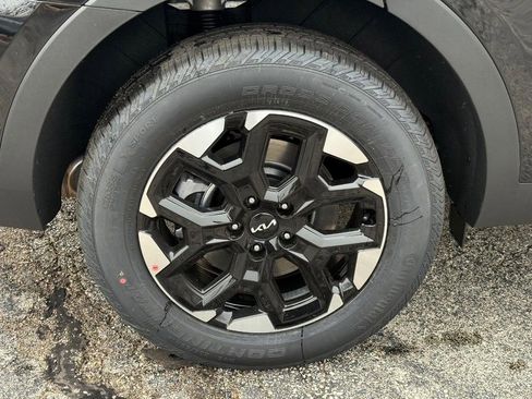 New 2026 Kia Sorento S image 4