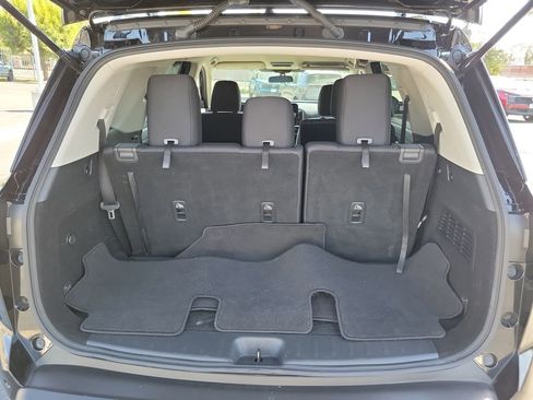 Used 2022 Nissan Pathfinder SV FWD image 29