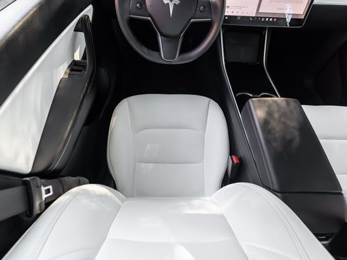 Used 2020 Tesla Model Y Long Range AWD/4WD image 57