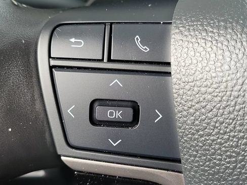 Used 2025 Toyota Camry SE FWD image 8