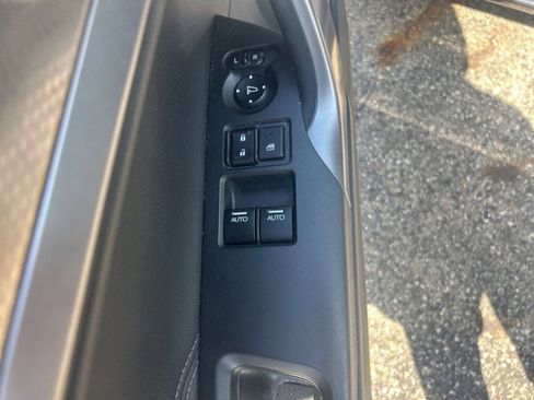 Used 2017 Honda Accord EX image 9