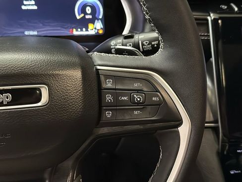 Used 2025 Jeep Grand Cherokee L Altitude image 27