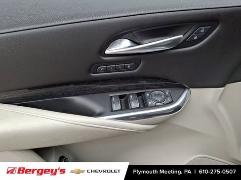 Used 2021 Cadillac XT4 Premium Luxury w/ Enhanced Visibility Package AWD/4WD image 15