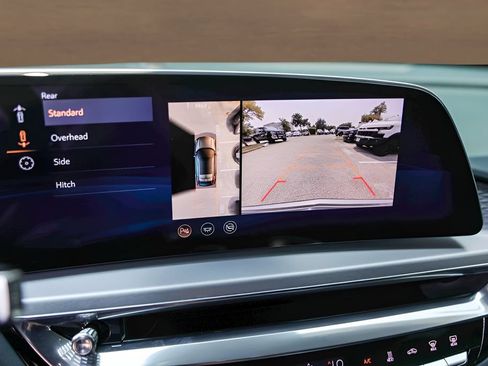 Used 2024 Cadillac Lyriq Luxury w/ Nappa Leather Package AWD/4WD image 15