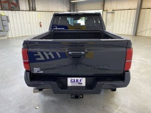 Used 2025 Toyota Tacoma SR5 AWD/4WD image 7